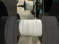 Wprowadzenie kabla optycznego w kształcie motyla