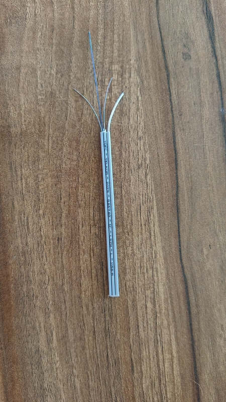 Niebieski kabl podgrzewający do instalacji sieci FTTH