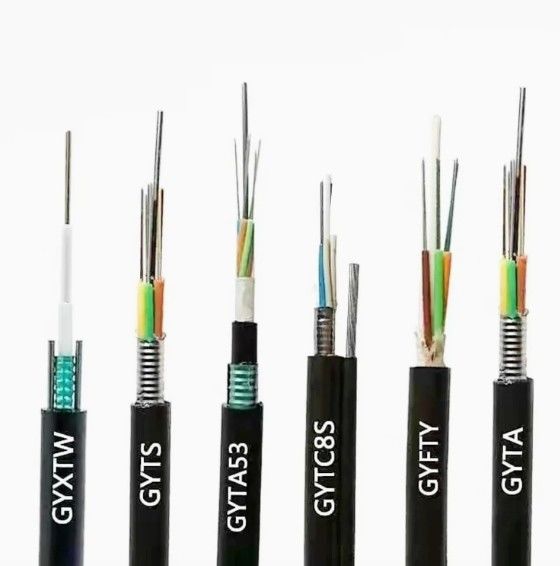 PE lub LSZH Jacket Outdoor Armoured Fiber Optic Cable z tarczą taśmową z włókien i stali G652D