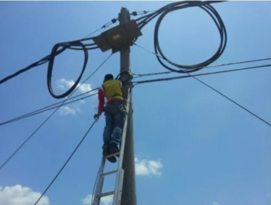 6-144 Rdzenie Sieci Przekaz sygnału danych Kabel światłowodowy zewnętrzny z usługami dostosowawczymi