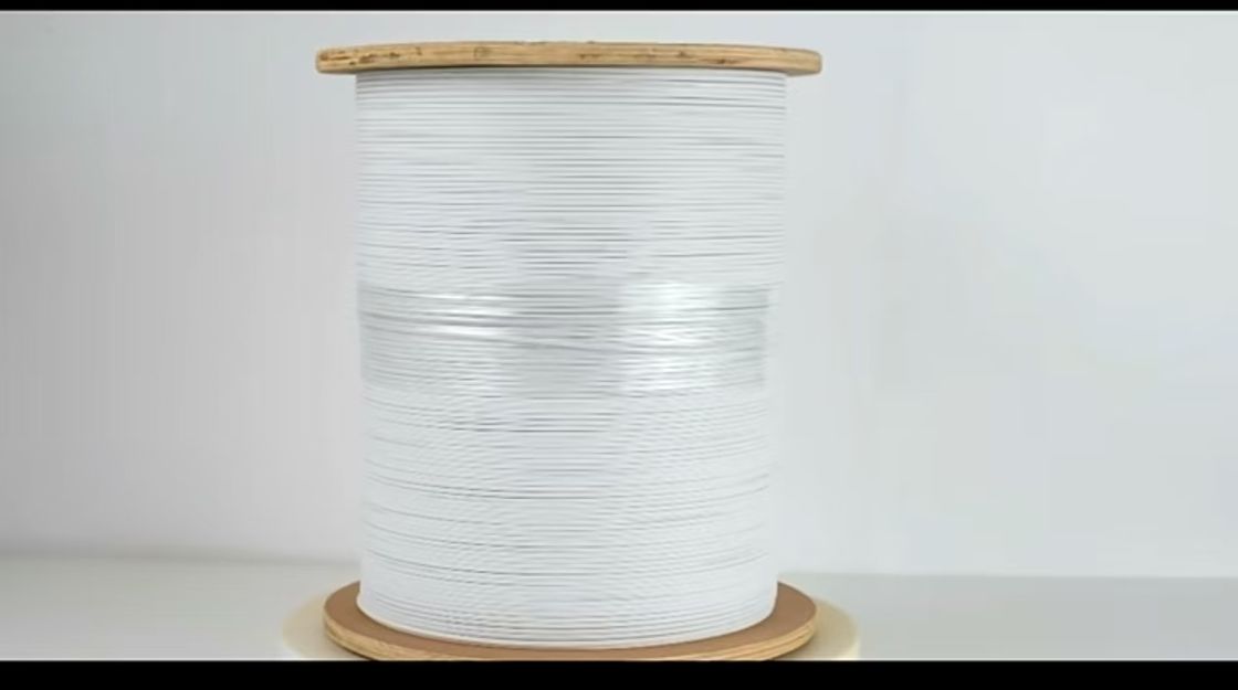 Optyczny kabel motylkowy wzmocniony metalem z zewnętrznym płaszczem LSZH i włóknem odpornym na zginanie do okablowania systemów FTTX